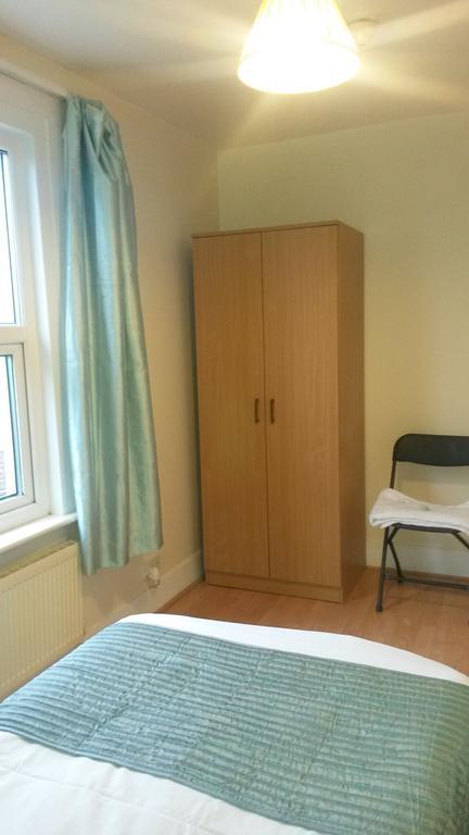 Cedars House 3* Croydon