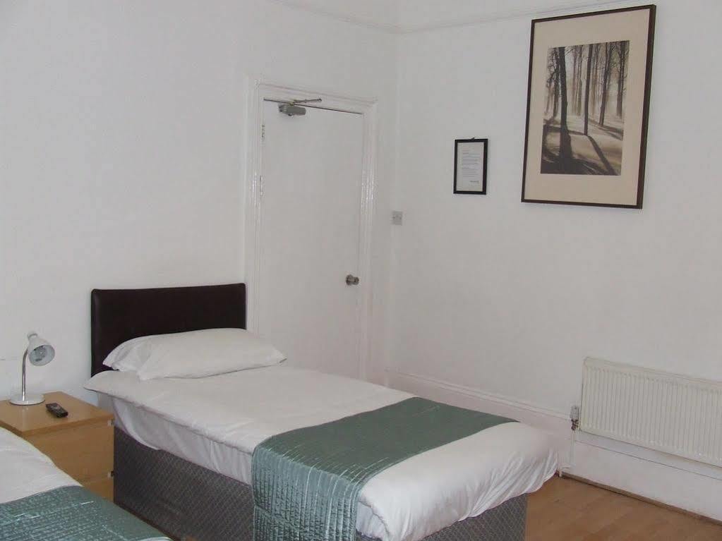 Cedars House Guest house 3*